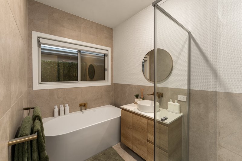 Photo - 38 Tauton Way, Redland Bay QLD 4165 - Image 16