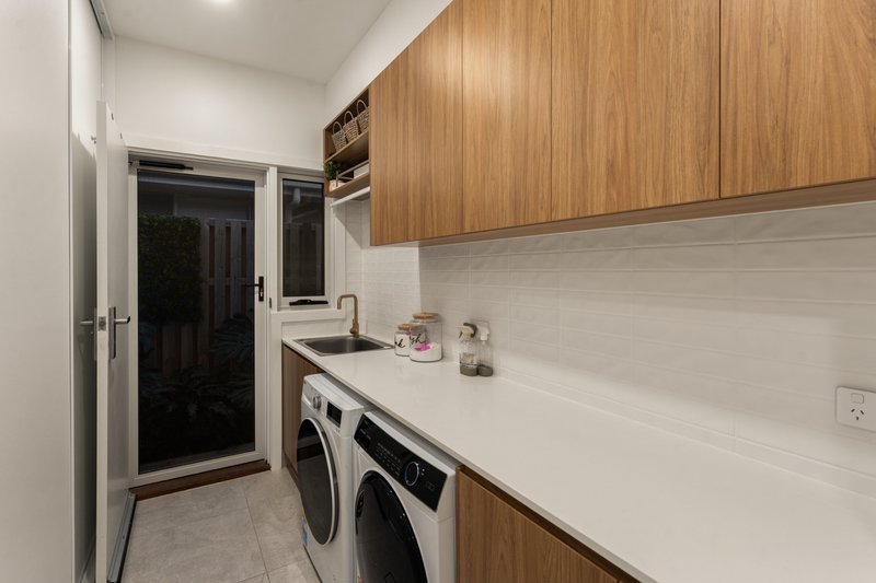 Photo - 38 Tauton Way, Redland Bay QLD 4165 - Image 17