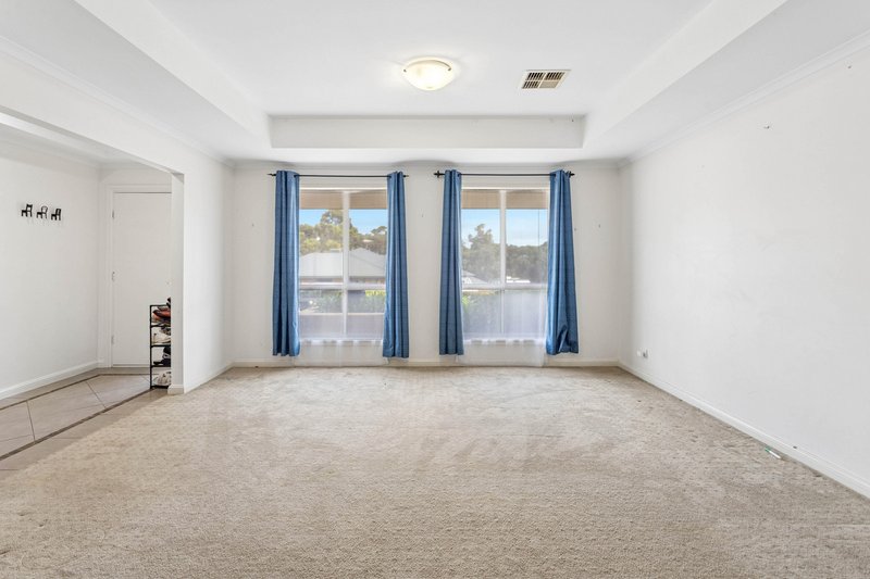 Photo - 38 Thompson Circuit, Evanston Park SA 5116 - Image 3