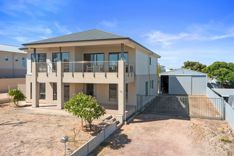 Photo - 38 Trelawney Street, Moonta Bay SA 5558 - Image 5