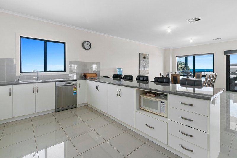 Photo - 38 Trelawney Street, Moonta Bay SA 5558 - Image 17