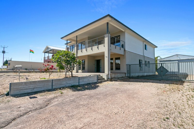 Photo - 38 Trelawney Street, Moonta Bay SA 5558 - Image 32