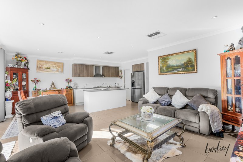 38 Trillium Boulevard, Mickleham VIC 3064