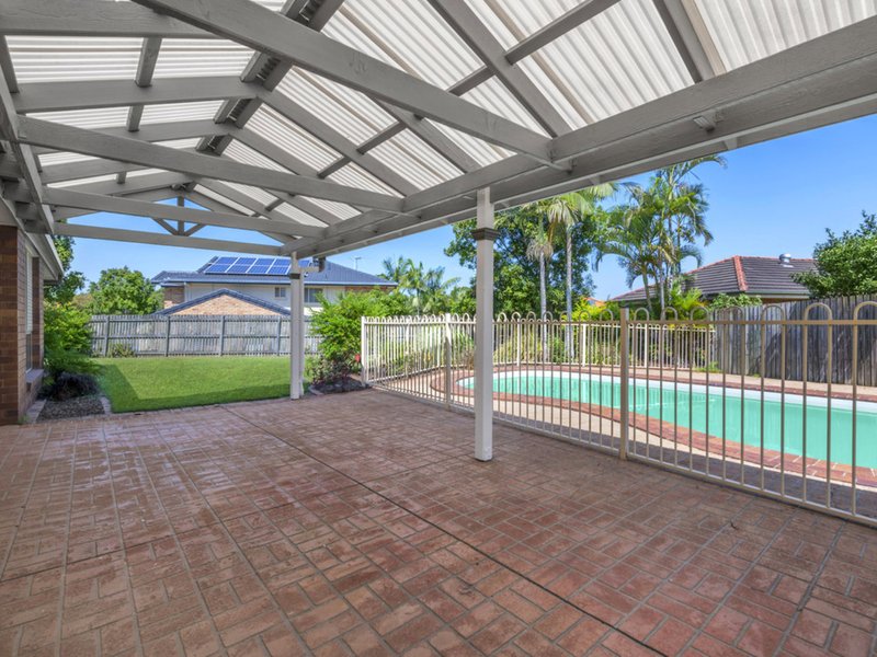 Photo - 38 Trinity Place, Bridgeman Downs QLD 4035 - Image 3