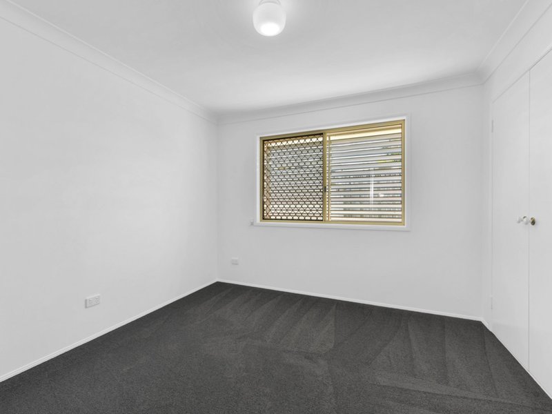 Photo - 38 Trinity Place, Bridgeman Downs QLD 4035 - Image 14