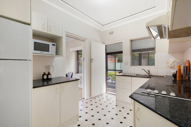 Photo - 38 Tyneside Avenue, Willoughby NSW 2068 - Image 8