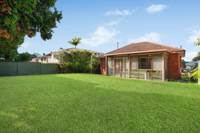 Photo - 38 Tyneside Avenue, Willoughby NSW 2068 - Image 9