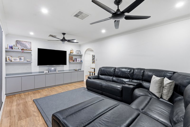 Photo - 38 Valleyview Crescent, Werrington Downs NSW 2747 - Image 2