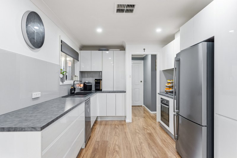 Photo - 38 Valleyview Crescent, Werrington Downs NSW 2747 - Image 3