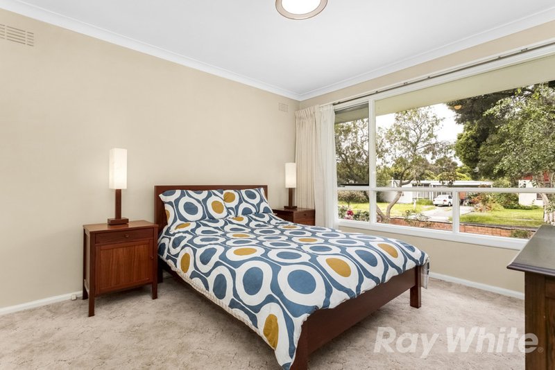 Photo - 38 Vermont Street, Glen Waverley VIC 3150 - Image 6