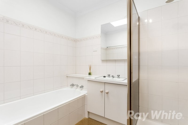 Photo - 38 Vermont Street, Glen Waverley VIC 3150 - Image 10