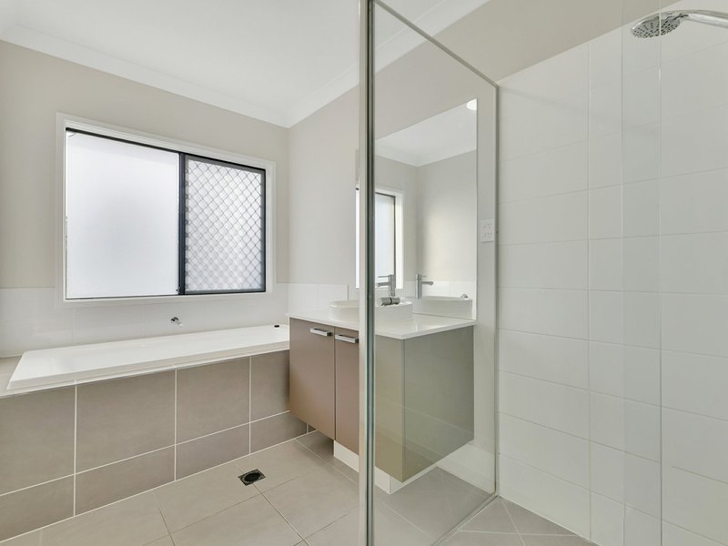 Photo - 38 Walker Circuit, Flagstone QLD 4280 - Image 9