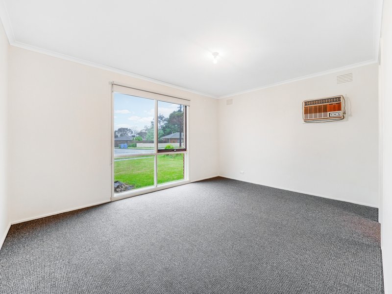 Photo - 38 Wallace Road, Cranbourne VIC 3977 - Image 14