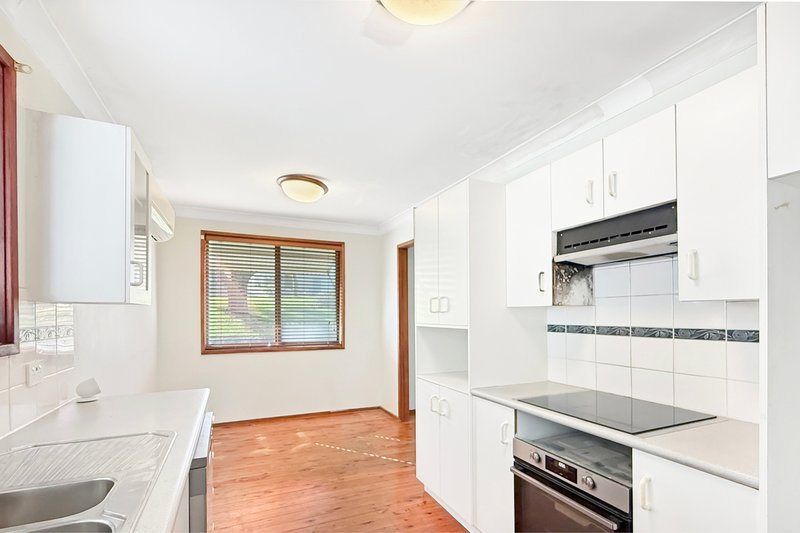 Photo - 38 Walumbi Avenue, Tingira Heights NSW 2290 - Image 4