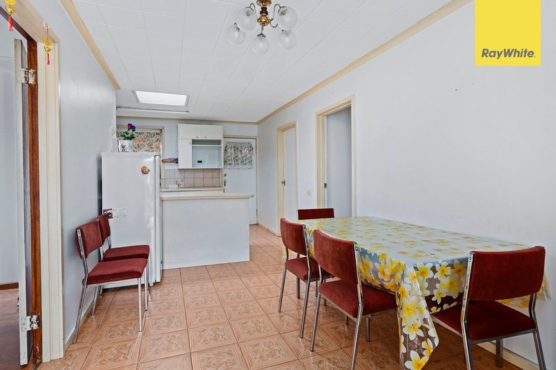 Photo - 38 Warmington Road, Sunshine West VIC 3020 - Image 3