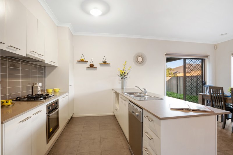 Photo - 38 Waterwheel Grove, Mernda VIC 3754 - Image 3