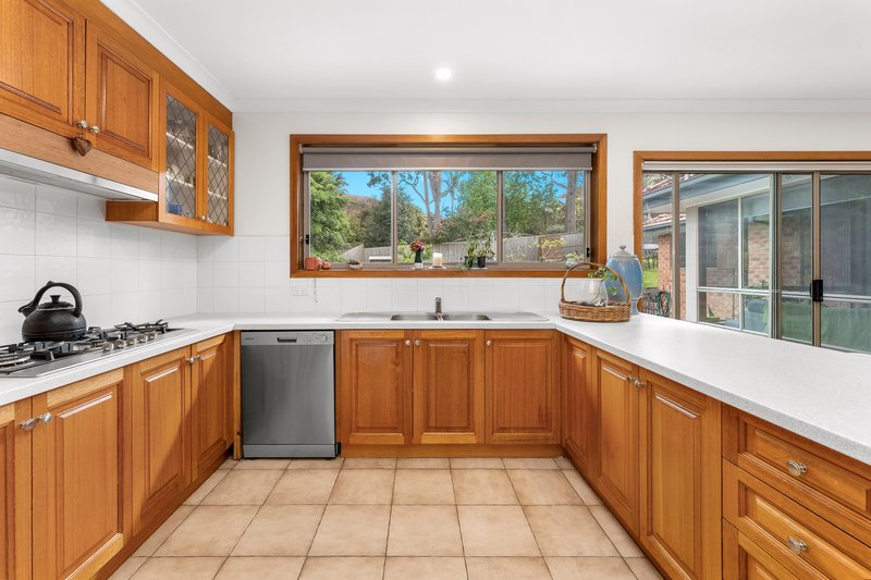 Photo - 38 Wellington Park Drive, Warranwood VIC 3134 - Image 5