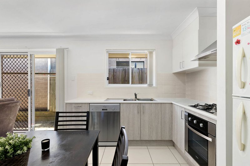 Photo - 38 Wellington Road, Murrumba Downs QLD 4503 - Image 3