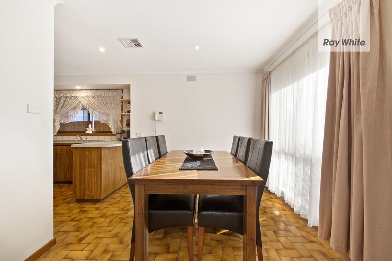 Photo - 38 Wenden Road, Mill Park VIC 3082 - Image 7