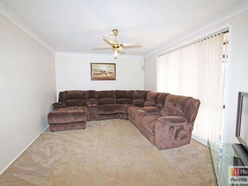 Photo - 38 Willoring Crescent, Jamisontown NSW 2750 - Image 2