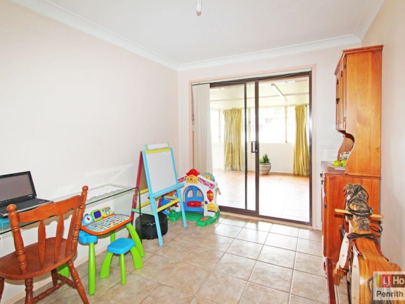 Photo - 38 Willoring Crescent, Jamisontown NSW 2750 - Image 6