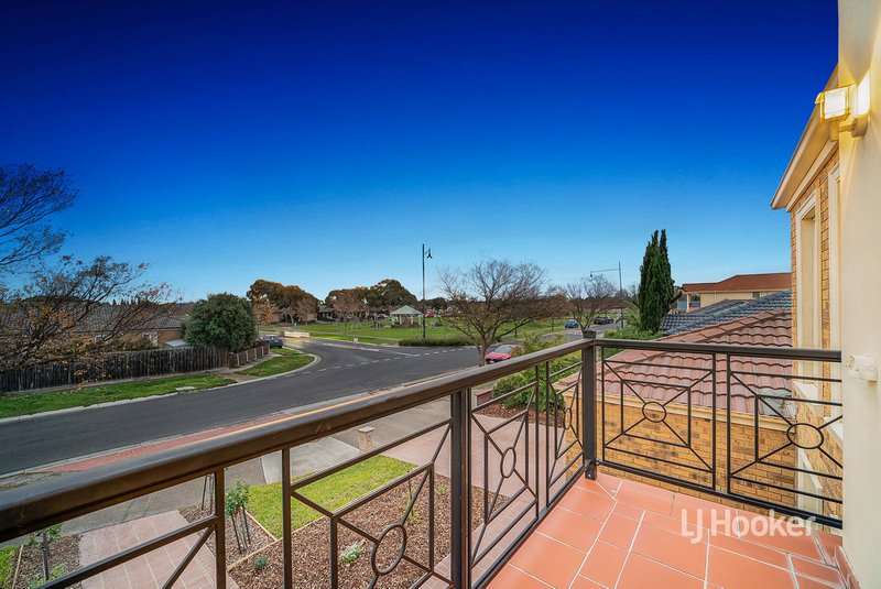 Photo - 38 Willowgreen Way, Point Cook VIC 3030 - Image 15