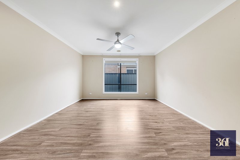 Photo - 38 Winona Circuit, Tarneit VIC 3029 - Image 2