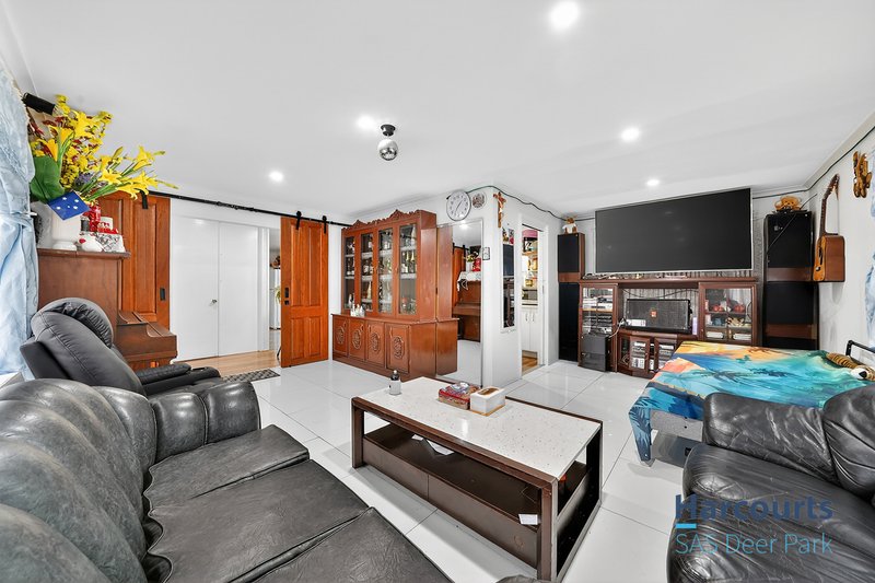 Photo - 38 Woodland Drive, Albanvale VIC 3021 - Image 2