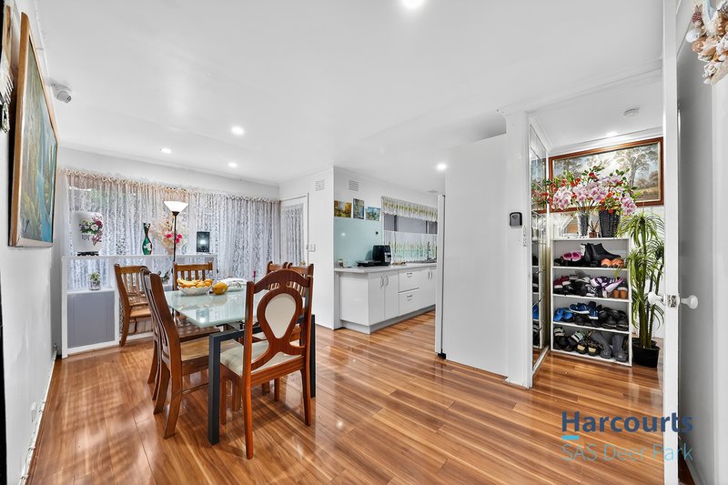 Photo - 38 Woodland Drive, Albanvale VIC 3021 - Image 4