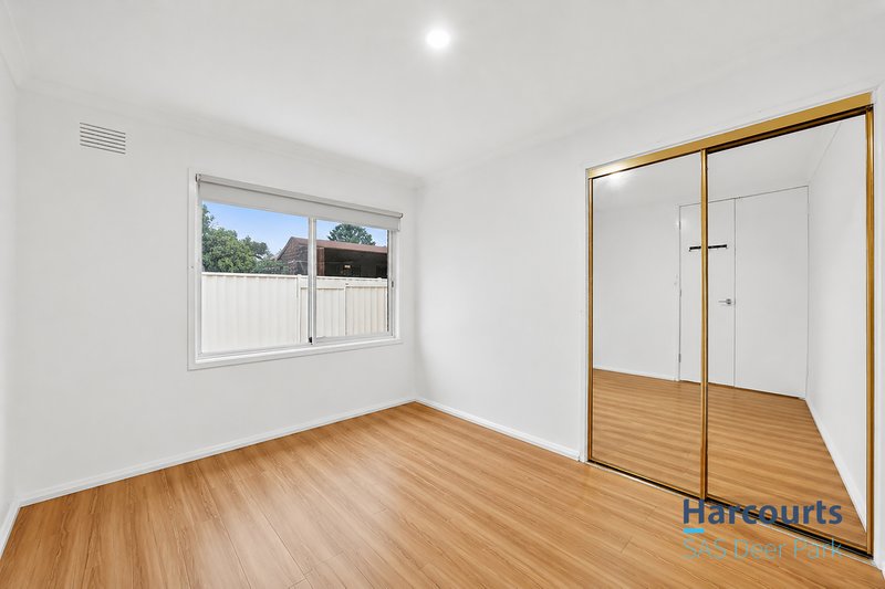 Photo - 38 Woodland Drive, Albanvale VIC 3021 - Image 10