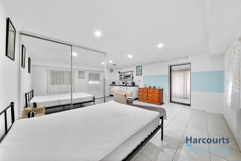 Photo - 38 Woodland Drive, Albanvale VIC 3021 - Image 15