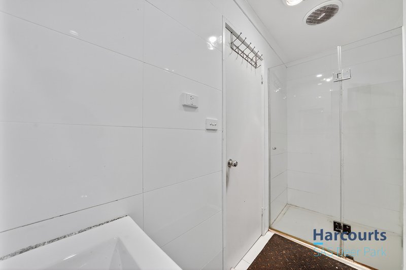 Photo - 38 Woodland Drive, Albanvale VIC 3021 - Image 18