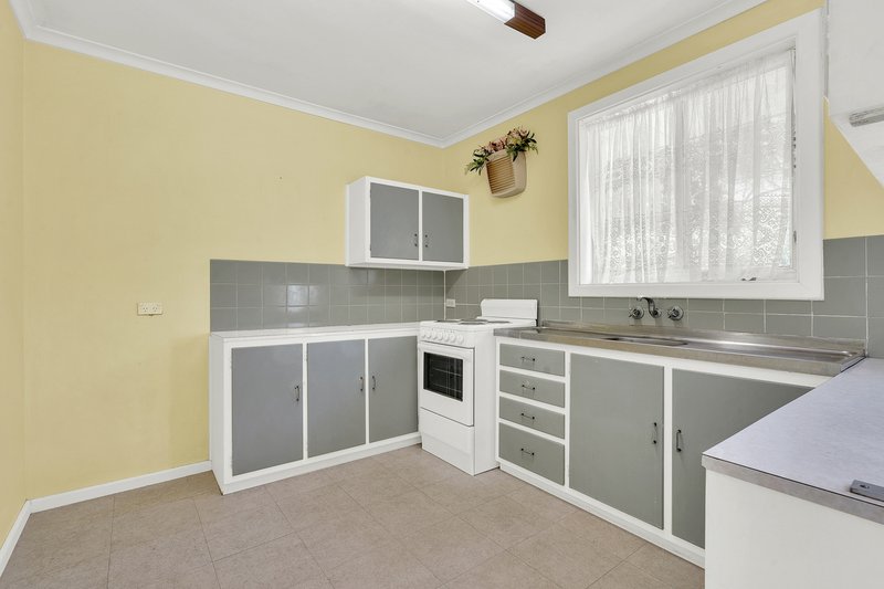 Photo - 38 Woodlands Road, Elizabeth Downs SA 5113 - Image 4