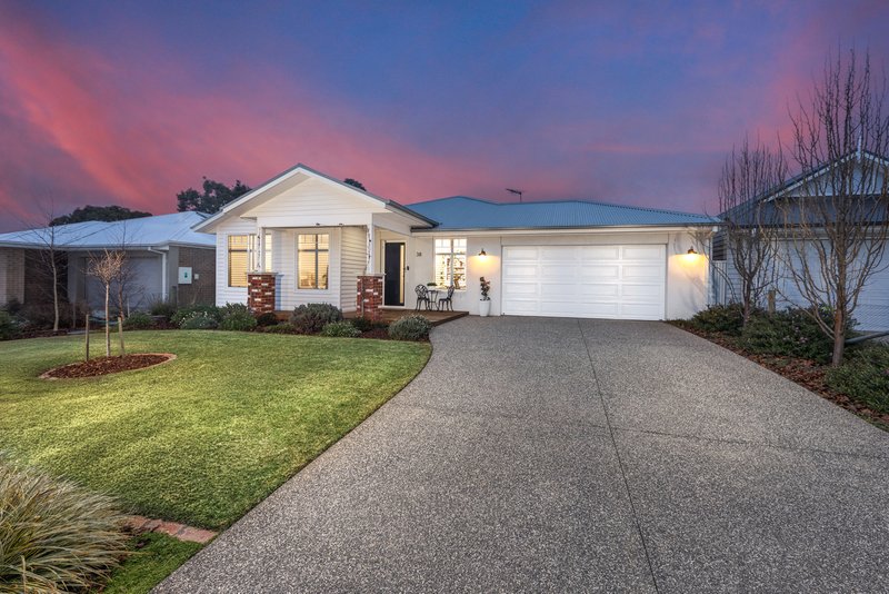 Photo - 38 Yellowgum Avenue, Riddells Creek VIC 3431 - Image 1