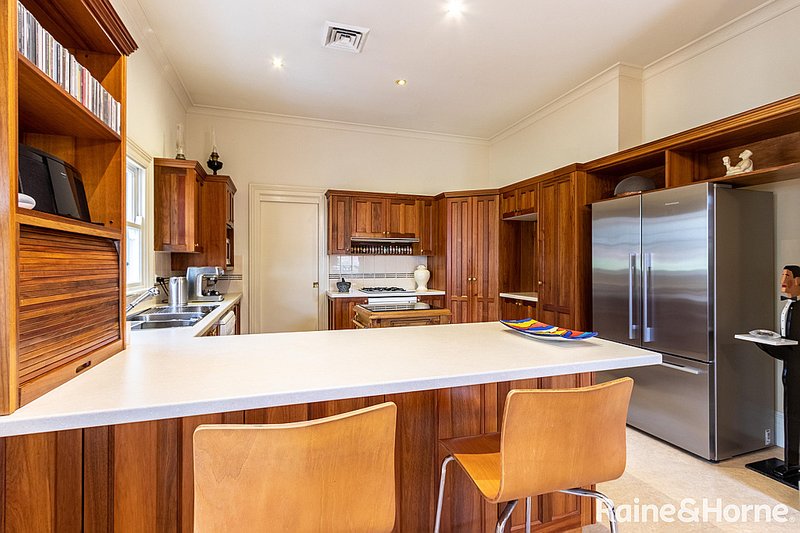 Photo - 380 Howick Street, Bathurst NSW 2795 - Image 4