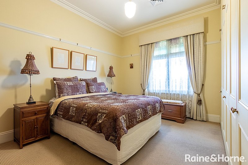 Photo - 380 Howick Street, Bathurst NSW 2795 - Image 10