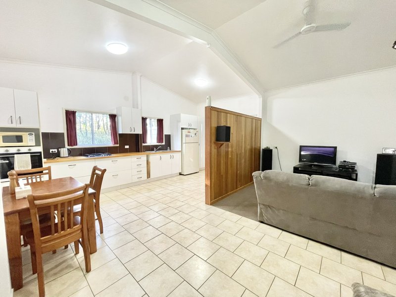 Photo - 381 Bells Road, Rodds Bay QLD 4678 - Image 4