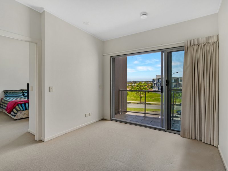 Photo - 38/137 Scottsdale Drive, Robina QLD 4226 - Image 5