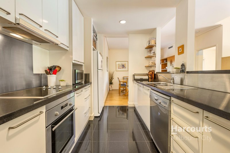 Photo - 38/201 Wellington Parade South, East Melbourne VIC 3002 - Image 2