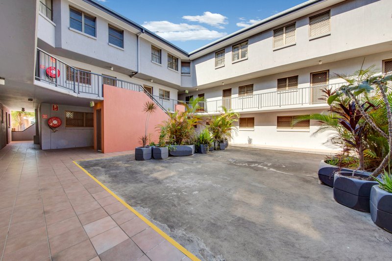 Photo - 3/83-85 Auckland Street, Gladstone Central QLD 4680 - Image 2