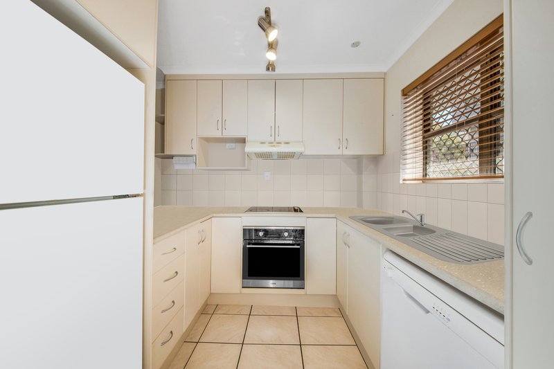 Photo - 3/83-85 Auckland Street, Gladstone Central QLD 4680 - Image 3