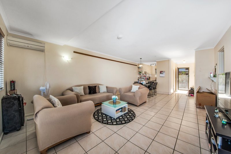 Photo - 3/83-85 Auckland Street, Gladstone Central QLD 4680 - Image 5