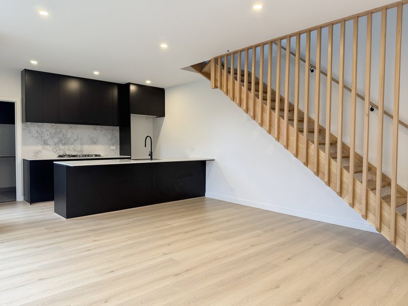 Photo - 3/83 Arundel Avenue, Reservoir VIC 3073 - Image 2