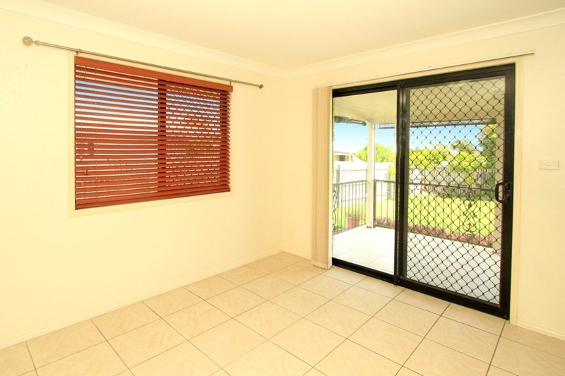 Photo - 383 Farm Street, Norman Gardens QLD 4701 - Image 3