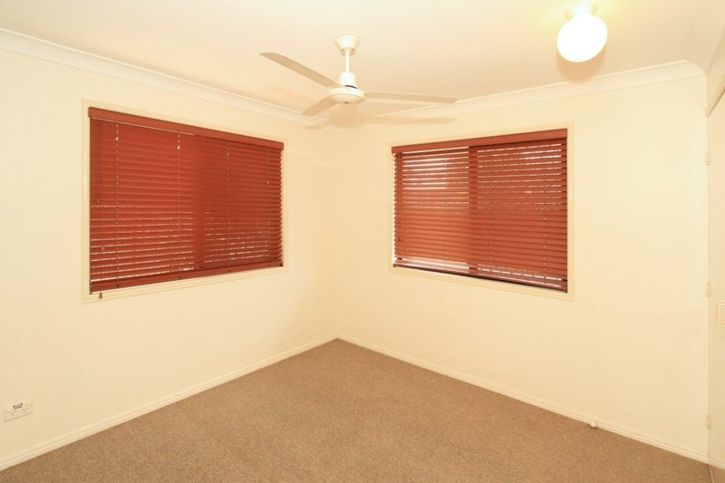 Photo - 383 Farm Street, Norman Gardens QLD 4701 - Image 7