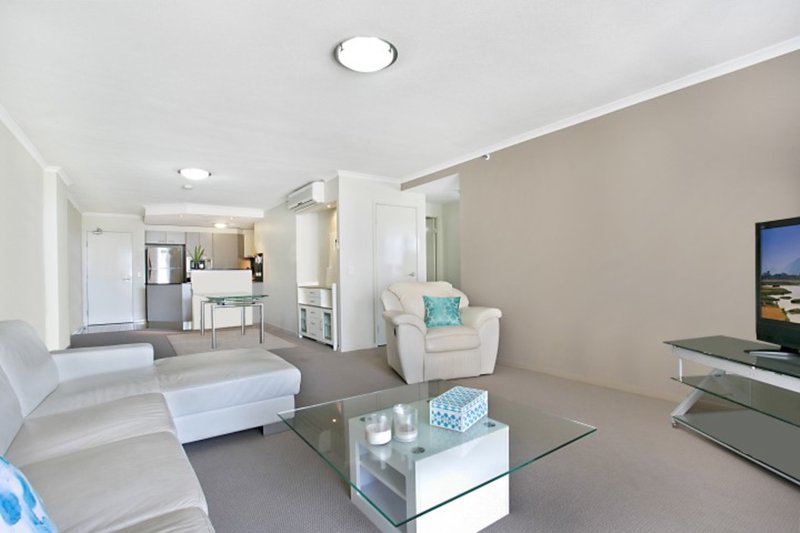 Photo - 383/21 Cypress Avenue, Surfers Paradise QLD 4217 - Image 2