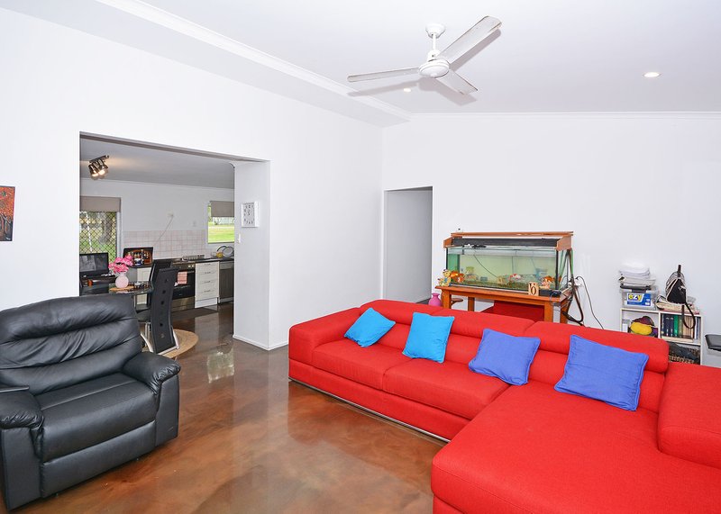 Photo - 384 Torquay Terrace, Torquay QLD 4655 - Image 8