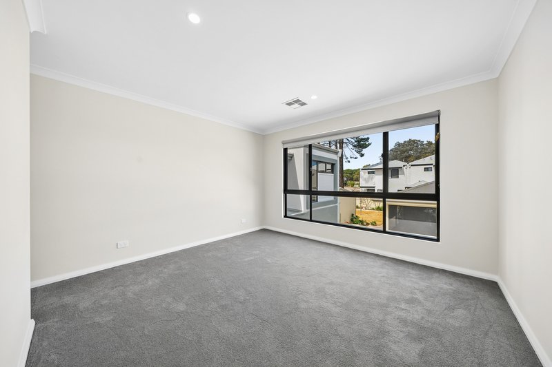Photo - 3/85 Walanna Drive, Karawara WA 6152 - Image 8