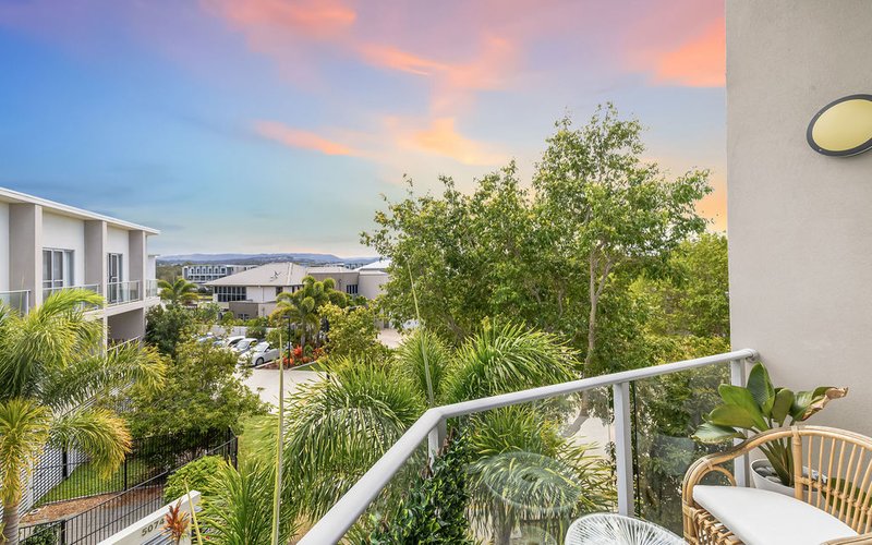 Photo - 38/5074 Emerald Island Drive, Carrara QLD 4211 - Image 2