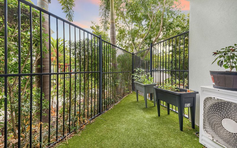 Photo - 38/5074 Emerald Island Drive, Carrara QLD 4211 - Image 4